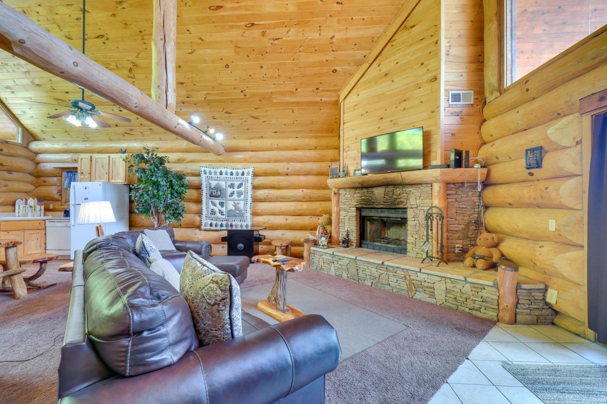 Gatlinburg Cabin With Hot Tub About 11 Miles To Downtown 外观 照片
