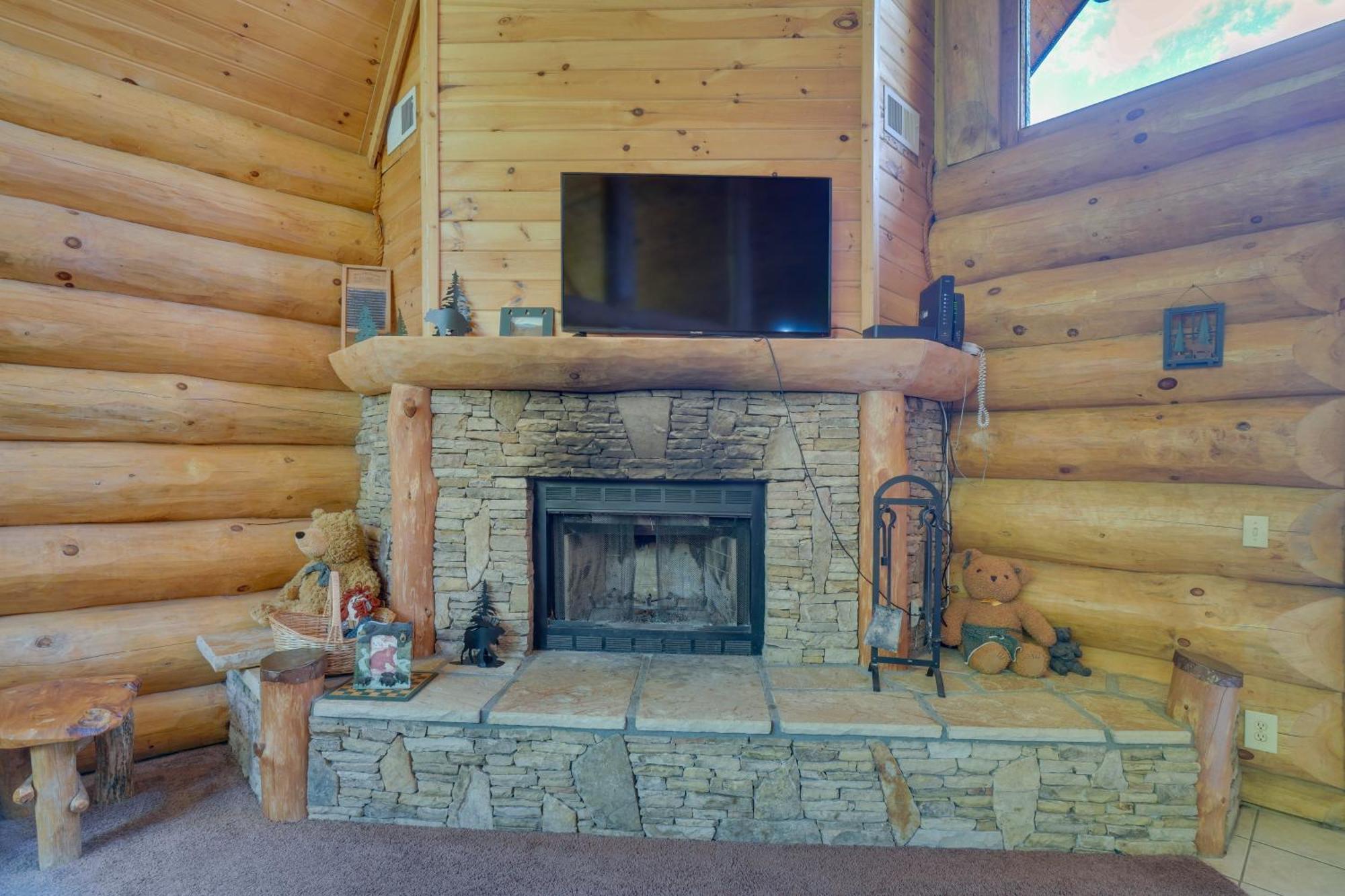 Gatlinburg Cabin With Hot Tub About 11 Miles To Downtown 外观 照片