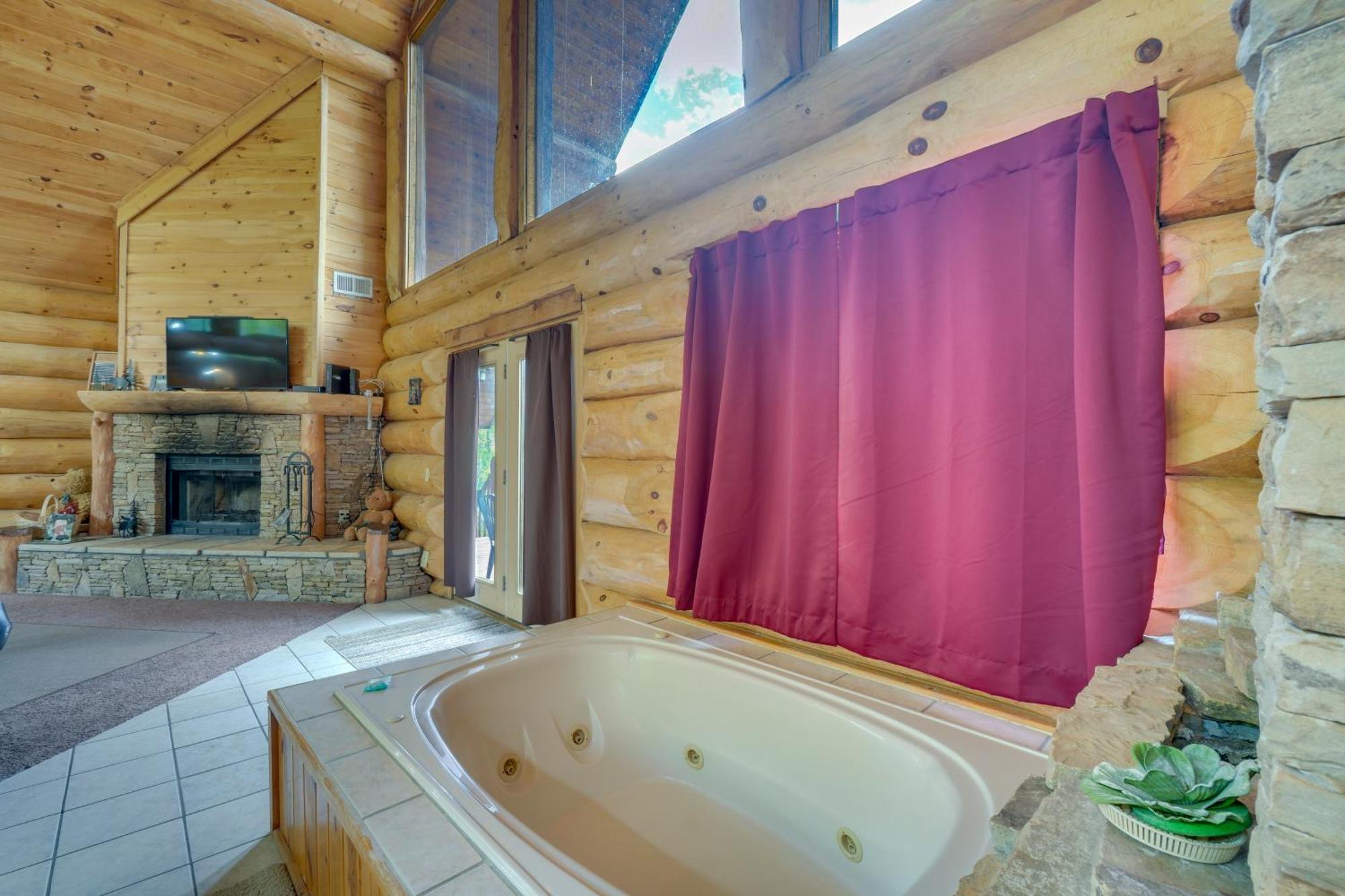 Gatlinburg Cabin With Hot Tub About 11 Miles To Downtown 外观 照片